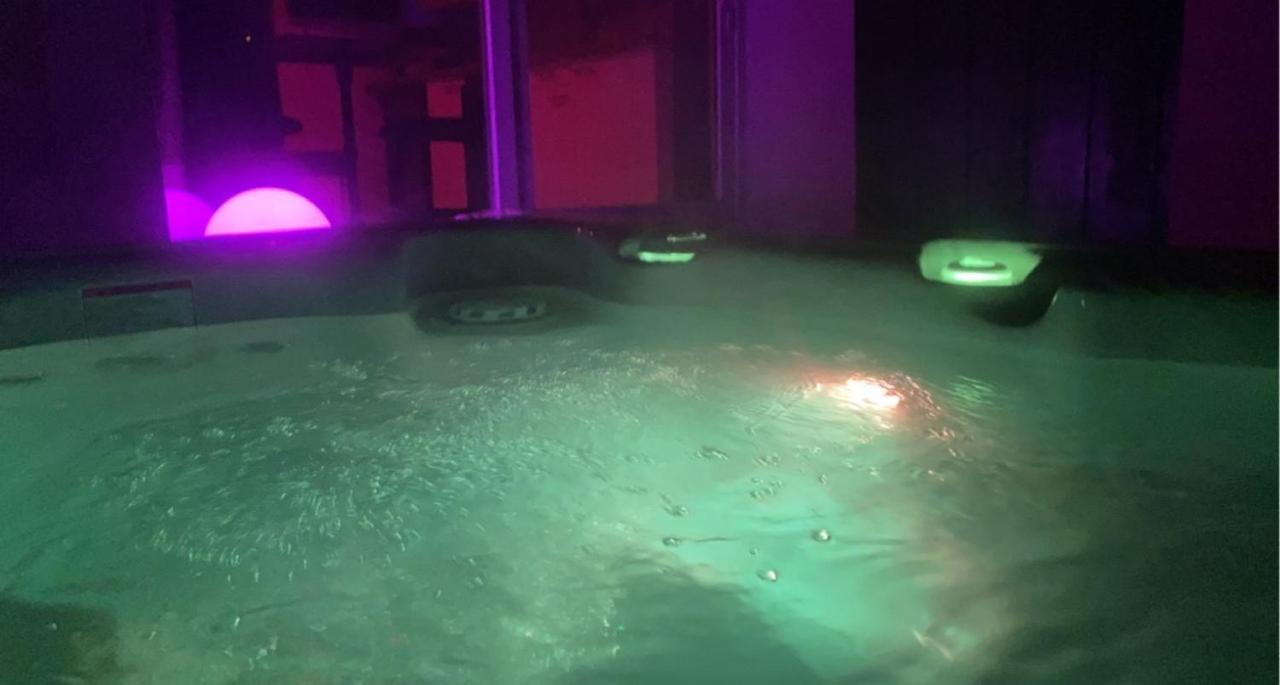 La Suite De Charme Du Mas De La Fontaine De Jonquier Avec Spa Privatif Séguret Kültér fotó