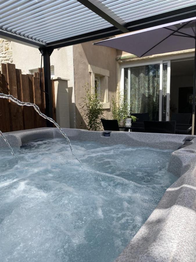 La Suite De Charme Du Mas De La Fontaine De Jonquier Avec Spa Privatif Séguret Kültér fotó