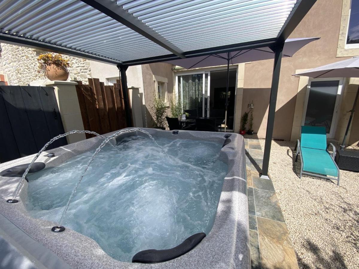 La Suite De Charme Du Mas De La Fontaine De Jonquier Avec Spa Privatif Séguret Kültér fotó